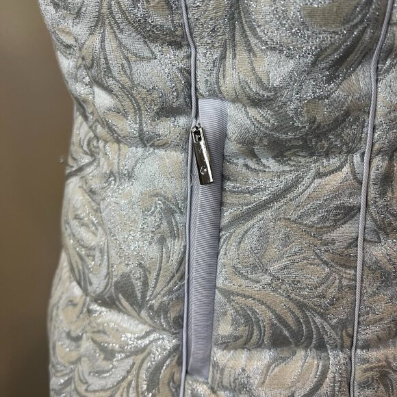 White House Black Market Jacquard Paisley Puffer Vest, Size Medium - Picture 4 of 14